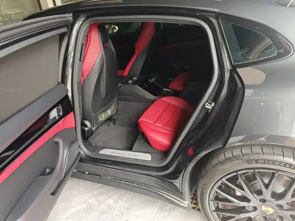 Porsche Panamera 2025