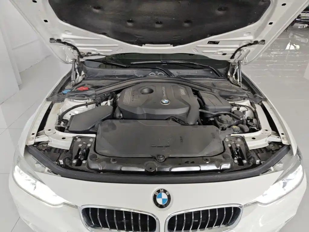 BMW 3 Series 2017 — фото 16