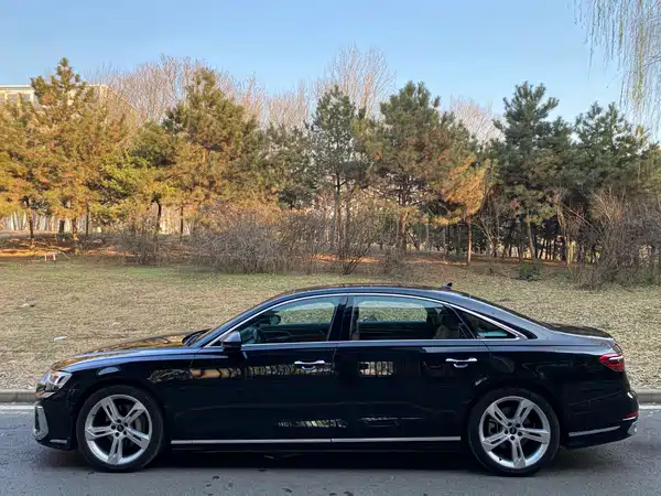 Audi A8 2024