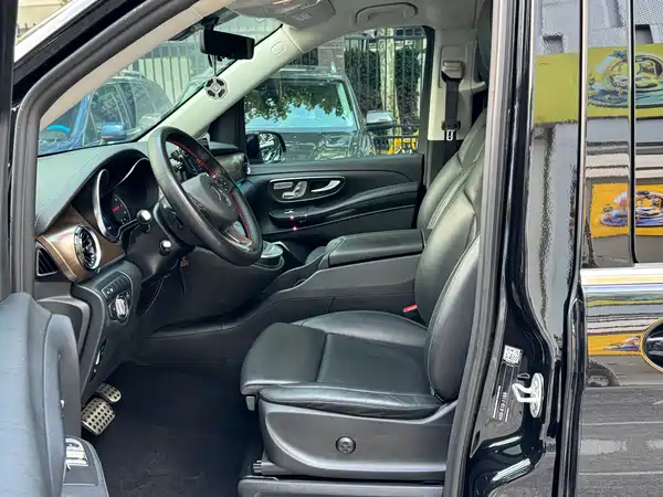 Mercedes-Benz V-Class 2023
