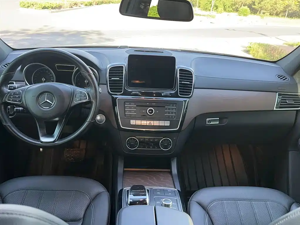 Mercedes-Benz GLE 2017 — фото 14