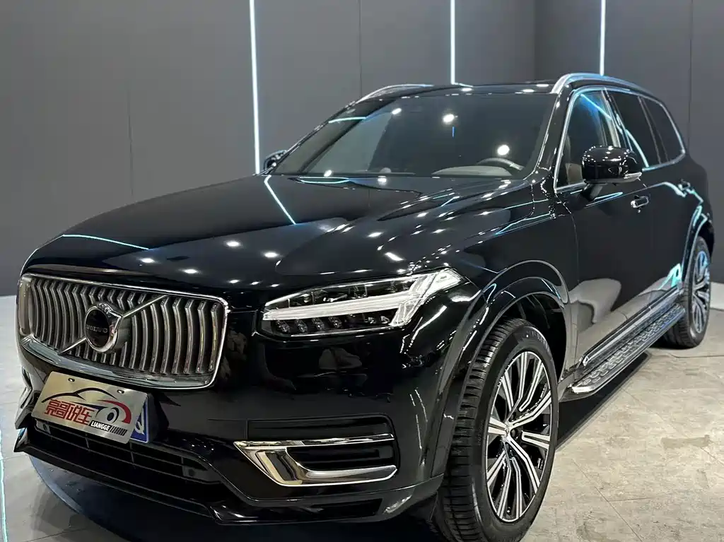 Volvo XC90 2022 — фото 1