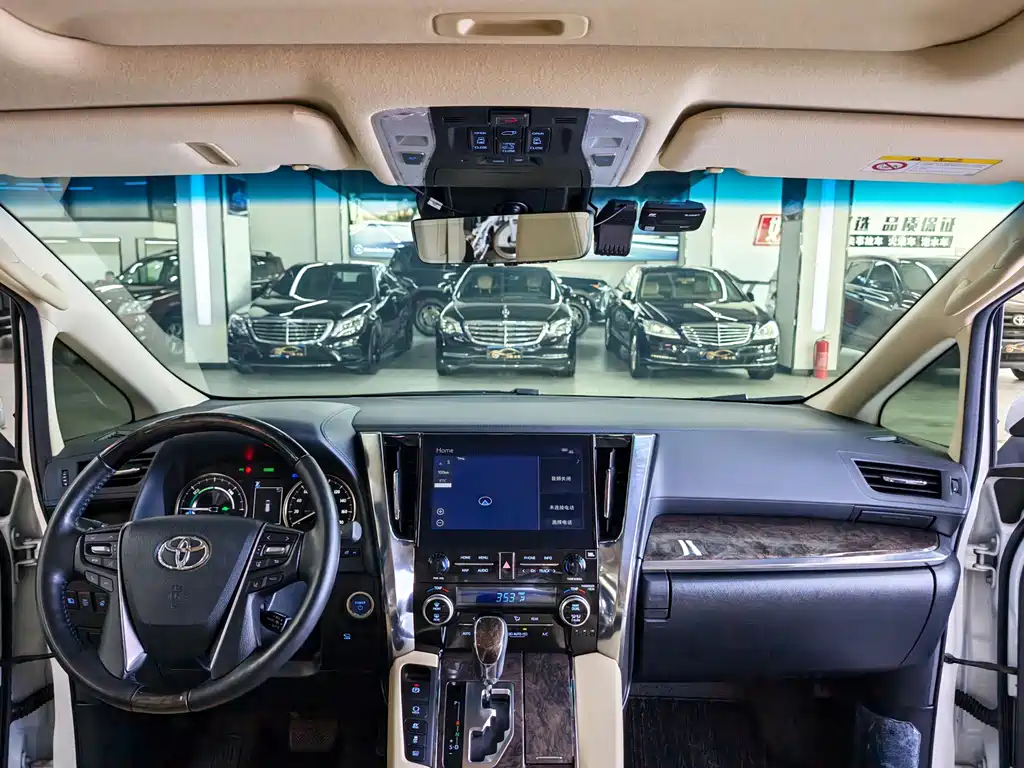Toyota Vellfire 2021 — фото 9