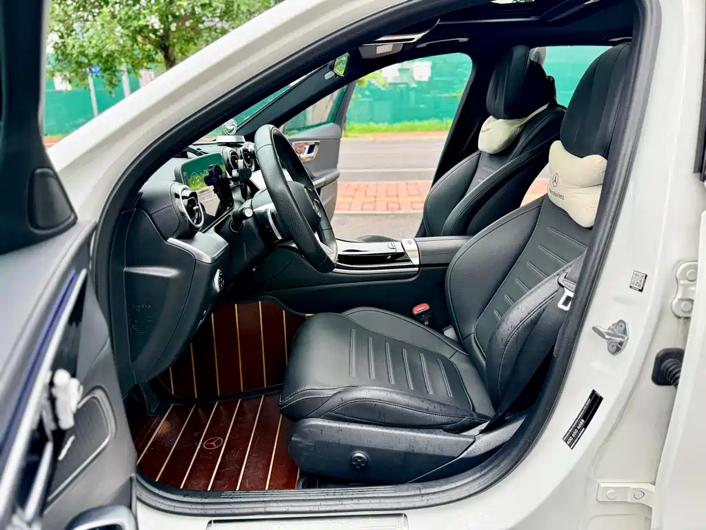 Mercedes-Benz C-Class 2023 — фото 8