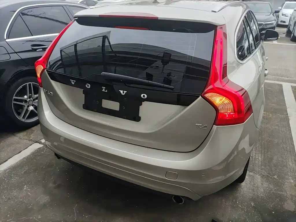 Volvo V60 2017