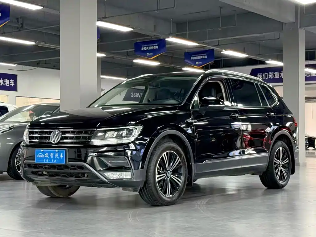 Volkswagen Tiguan L 2021 — фото 1