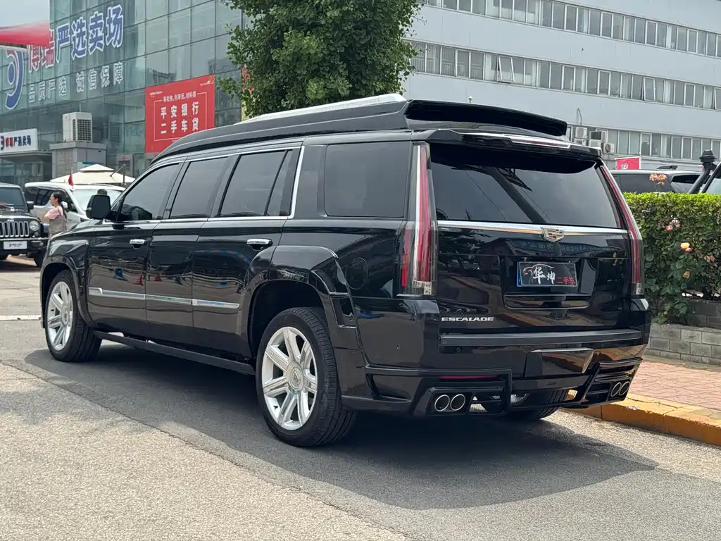 Cadillac Escalade 2017 — фото 13