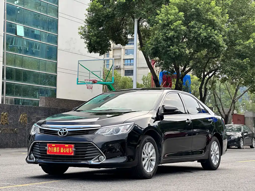 Toyota Camry 2016 — фото 3