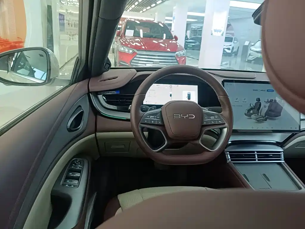 BYD Seal 07 DM-i 2025 — фото 11