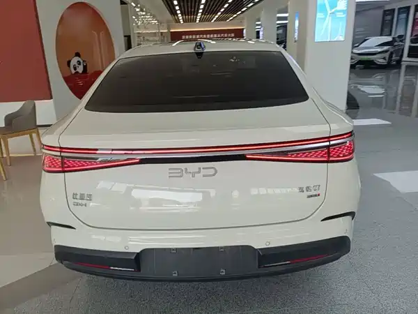 BYD Seal 07 DM-i 2025