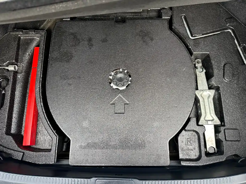Toyota Camry 2016 — фото 12