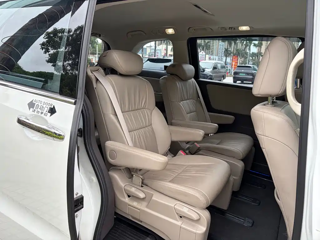 Honda Odyssey 2017 — фото 15