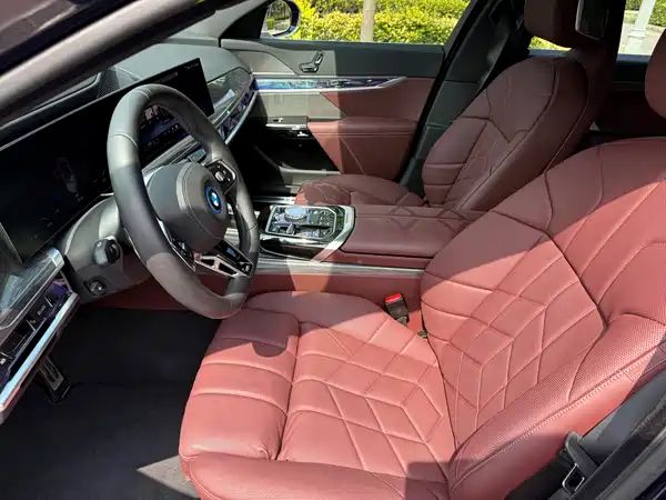 BMW i7 2025
