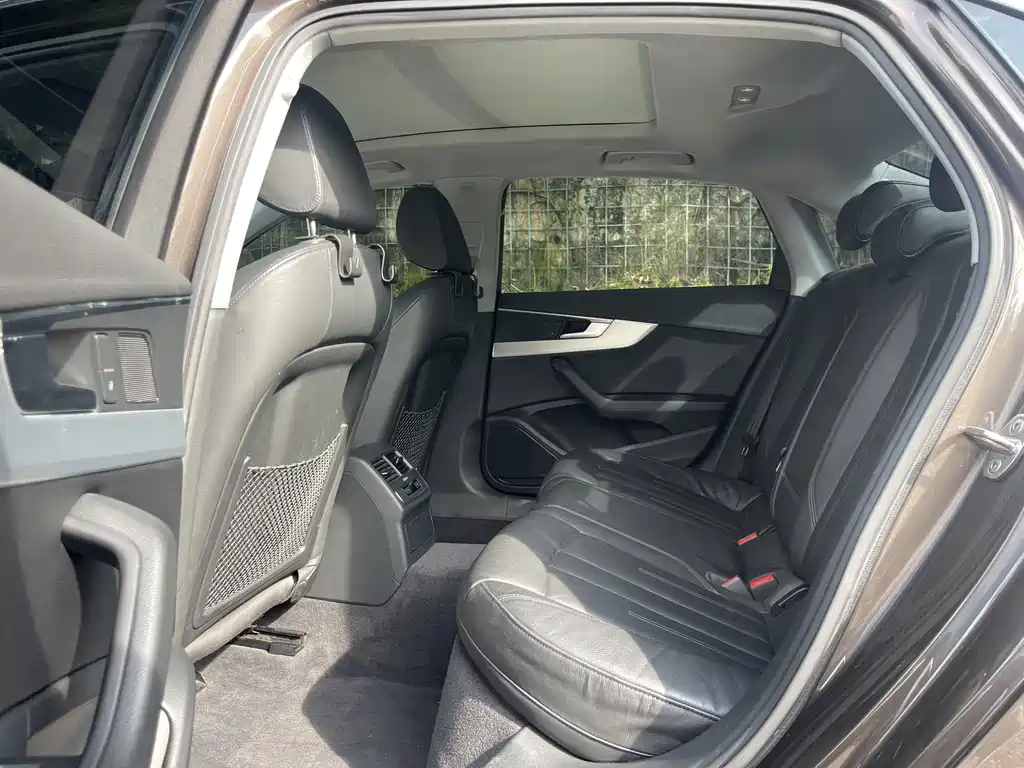 Audi A4L 2018