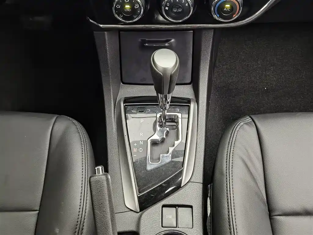 Toyota Corolla 2015 — фото 13