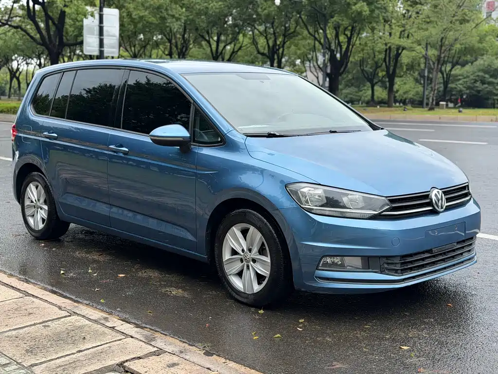 Volkswagen Touran 2018 — фото 3