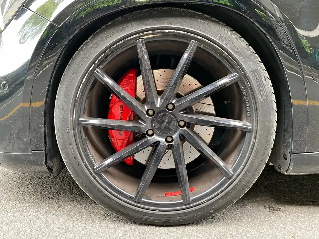 Mercedes-Benz GLA AMG 2018 — фото 12