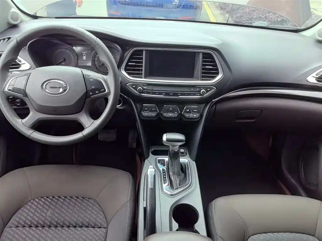 GAC Motor Trumpchi GS4 2015 — фото 10