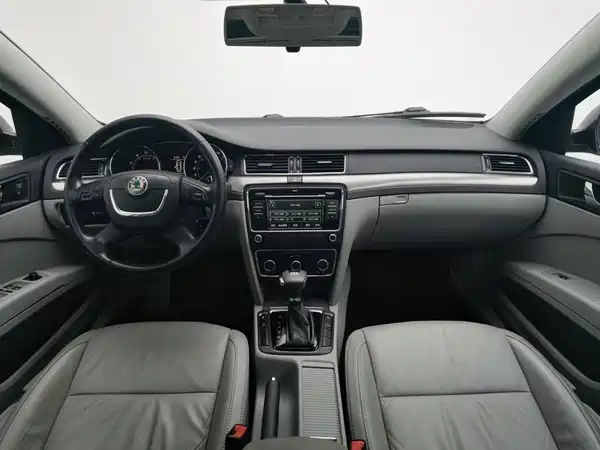 Skoda Superb 2012