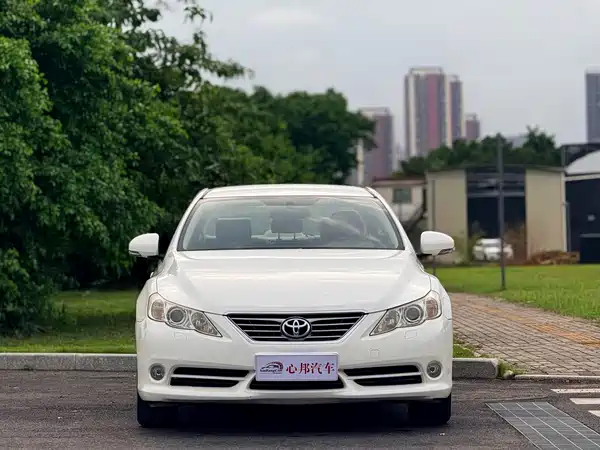 Toyota Reiz 2013