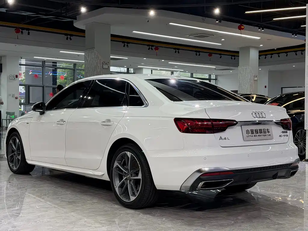 Audi A4L 2021 — фото 14