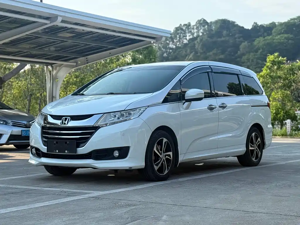 Honda Odyssey 2017 — фото 1