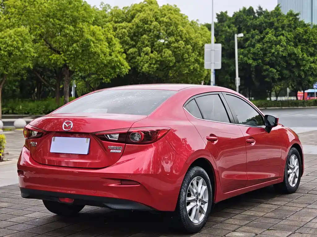 Mazda 3 Axela 2019 — фото 5