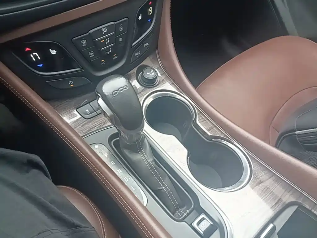 Buick Envision Plus 2016 — фото 14
