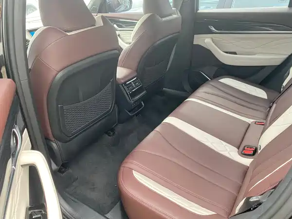 Geely Xingyue L 2021