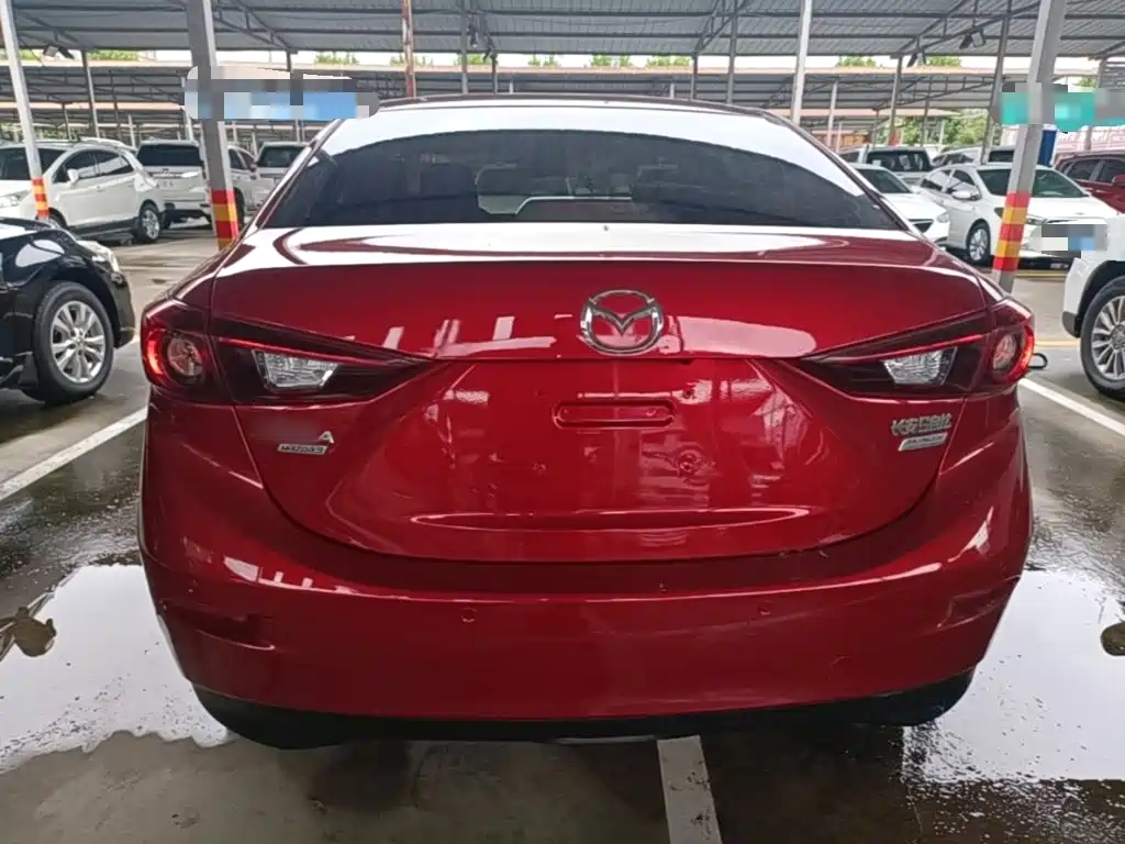 Mazda 3 Axela 2015