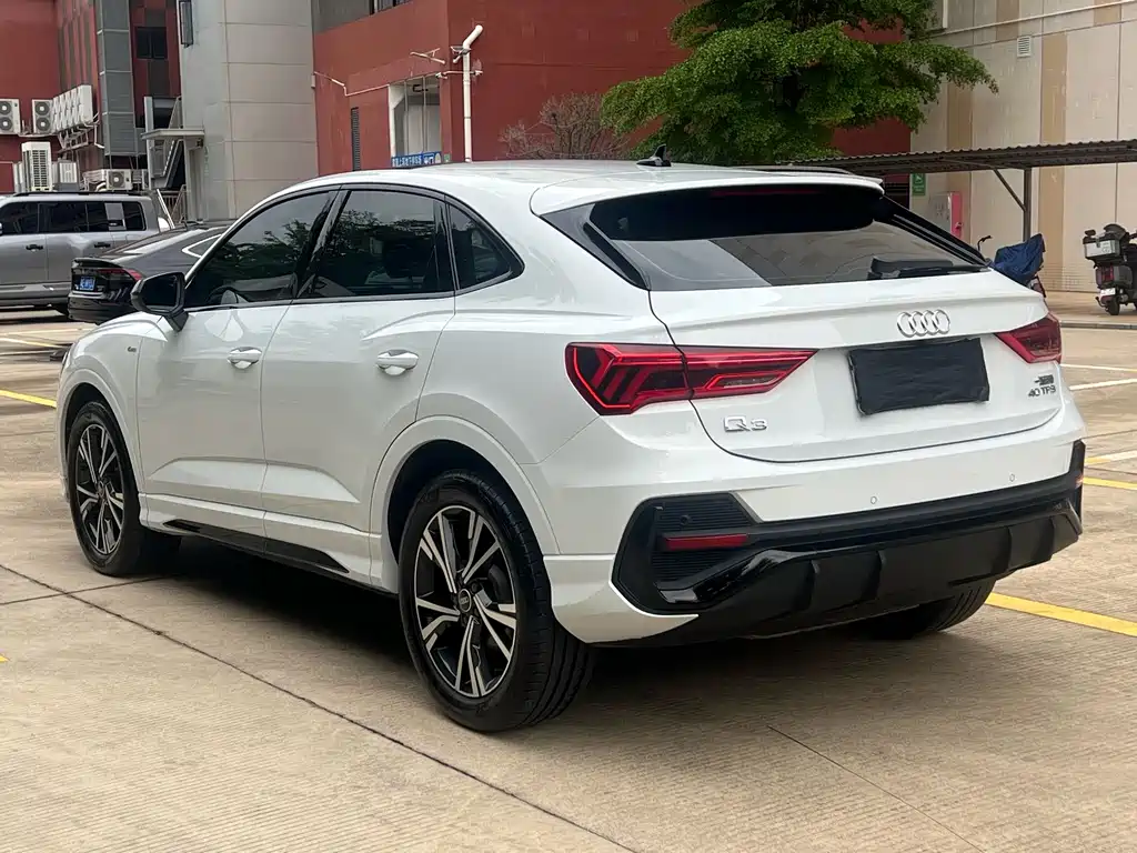 Audi Q3 Sportback 2023 — фото 3