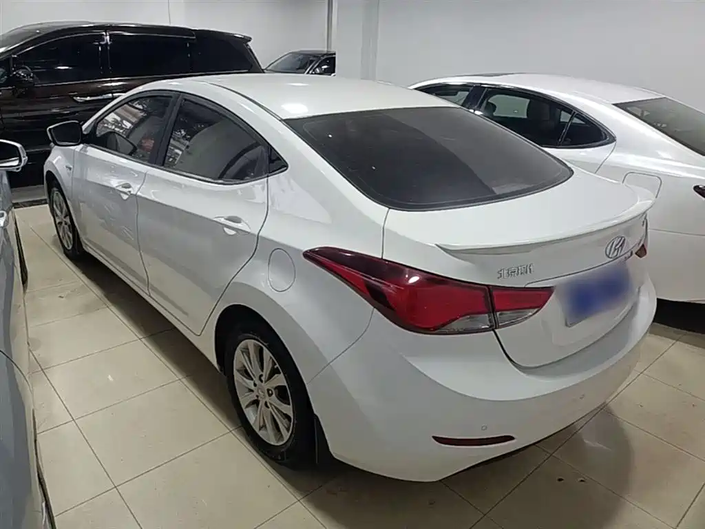 Hyundai Elantra Langdong 2018 — фото 5