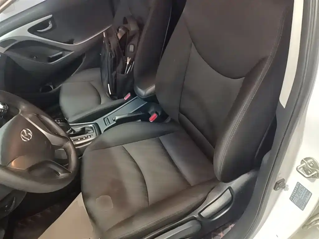 Hyundai Elantra Langdong 2018 — фото 15