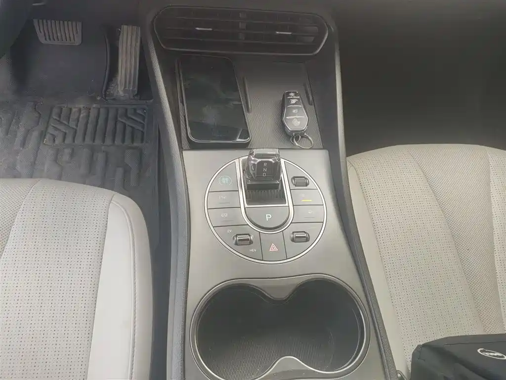 BYD Seal 05 DM-i 2025 — фото 14