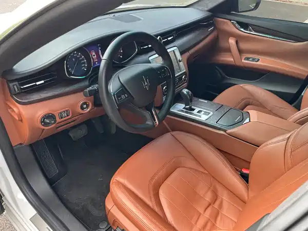 Maserati Quattroporte 2014