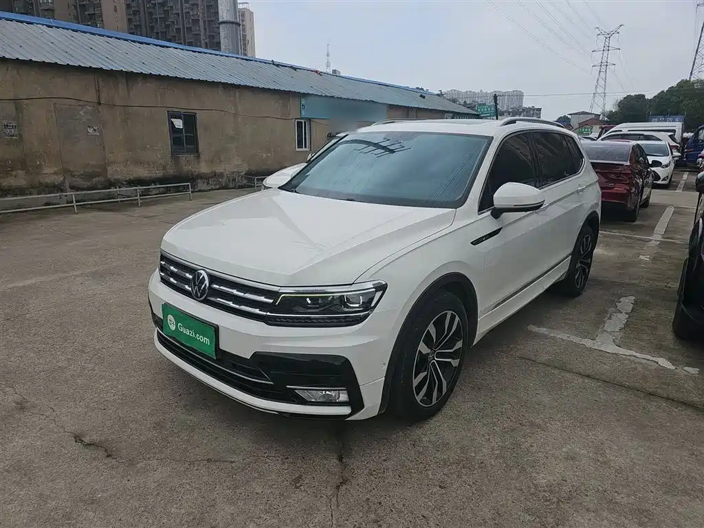 Volkswagen Tiguan L 2021 — фото 1