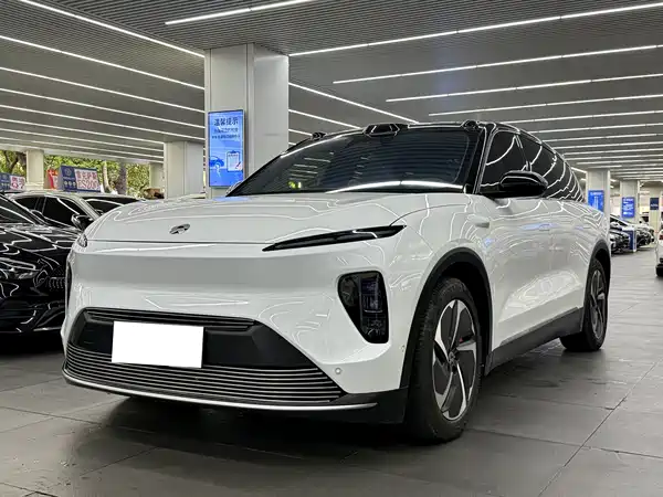 NIO ES8 2023