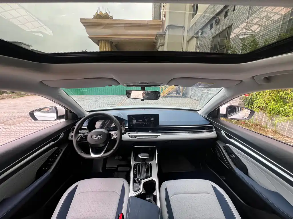 Geely Emgrand 2023 — фото 14