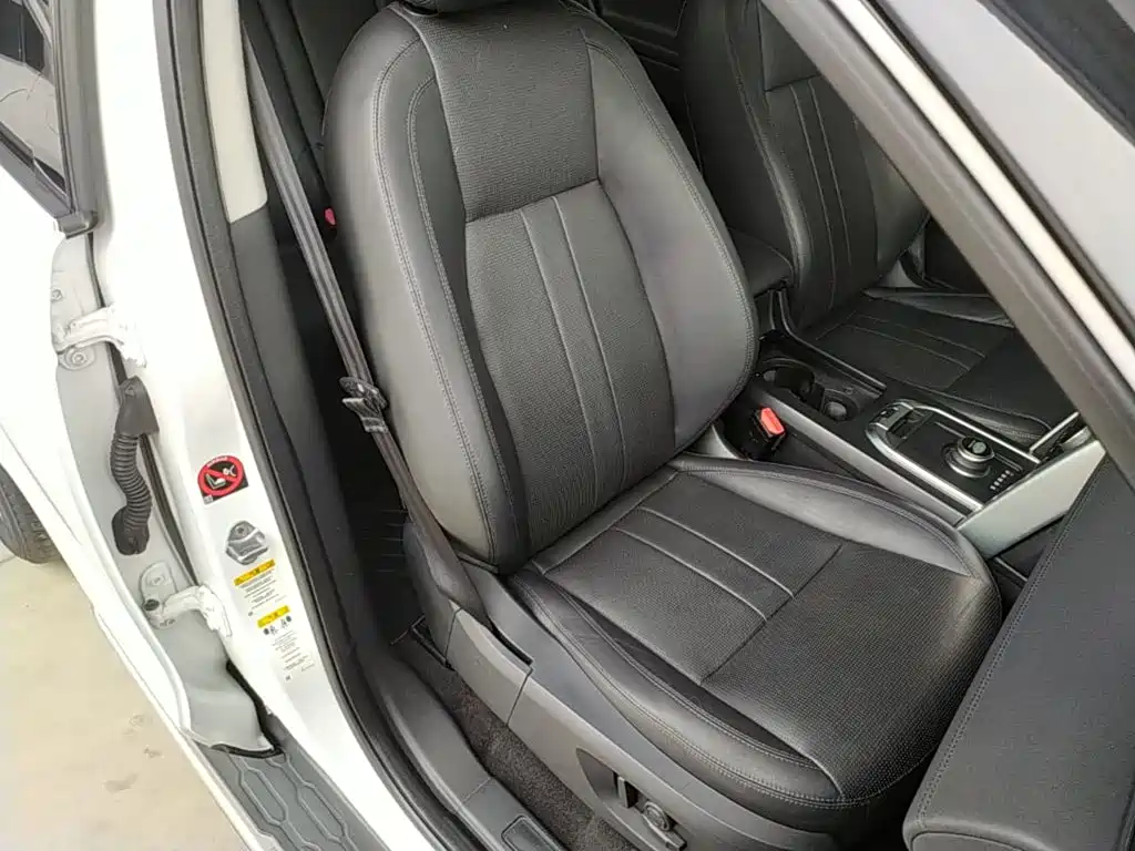 Land Rover Discovery Sport 2018 — фото 25