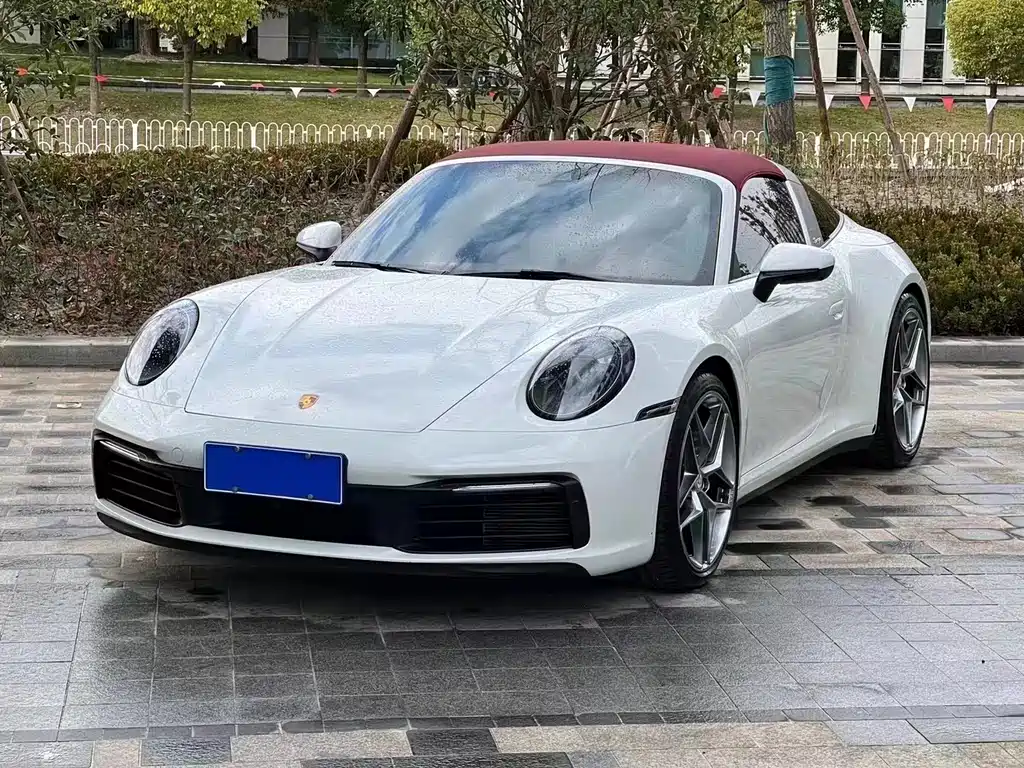 Porsche 911 2021 — фото 1