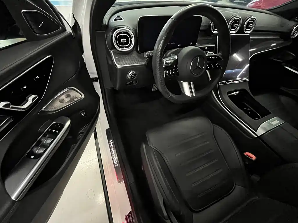 Mercedes-Benz C-Class 2024 — фото 13