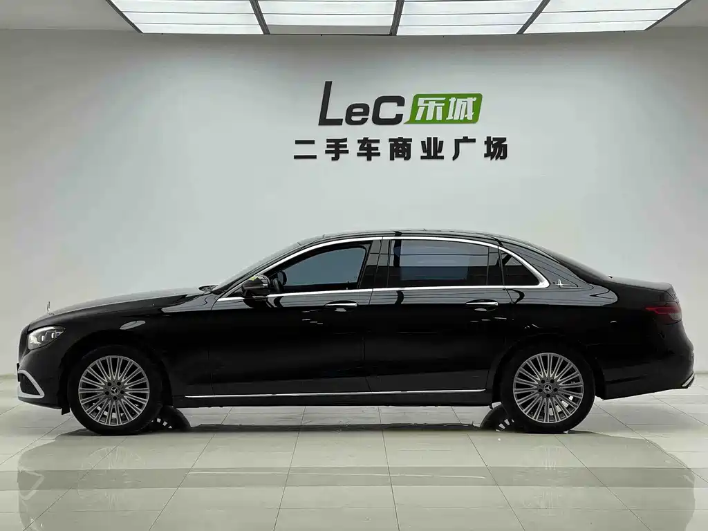 Mercedes-Benz E-Class 2021 — фото 16