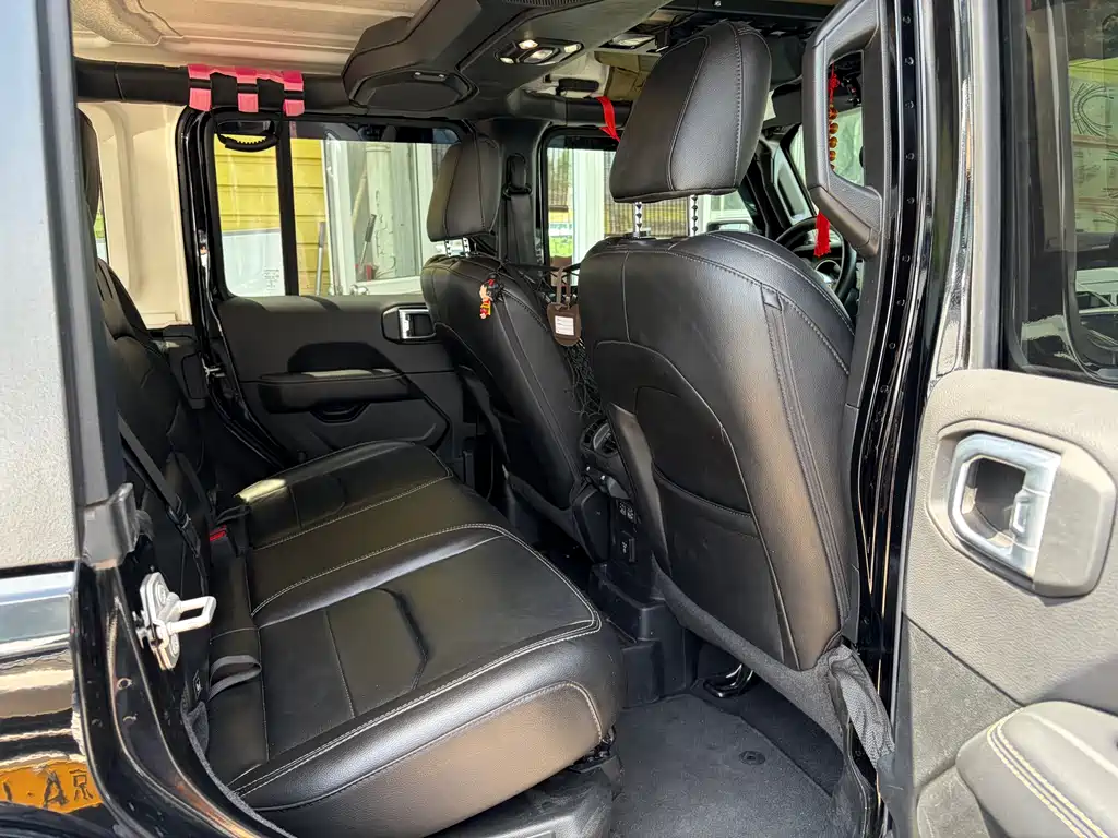 Jeep Wrangler PHEV 2022 — фото 21
