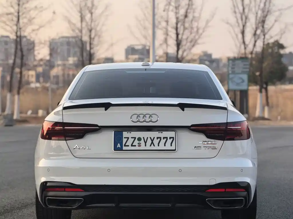 Audi A4L 2023 — фото 18
