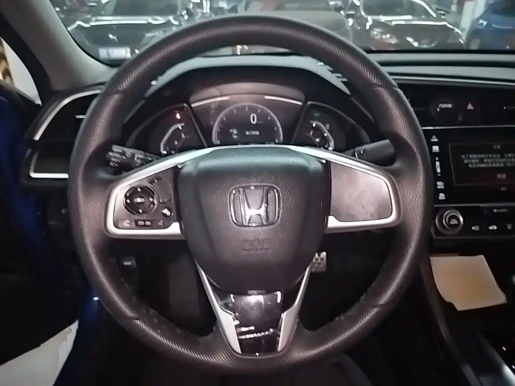 Honda Civic 2019 — фото 11