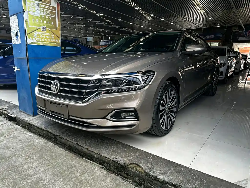 Volkswagen Passat 2019 — фото 1
