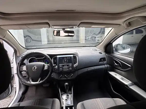 Dongfeng Aeolus AX3 2016
