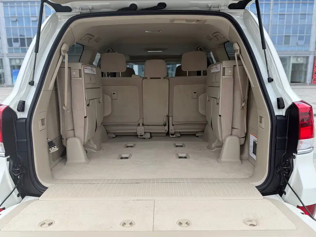 Toyota Land Cruiser 2019 — фото 10