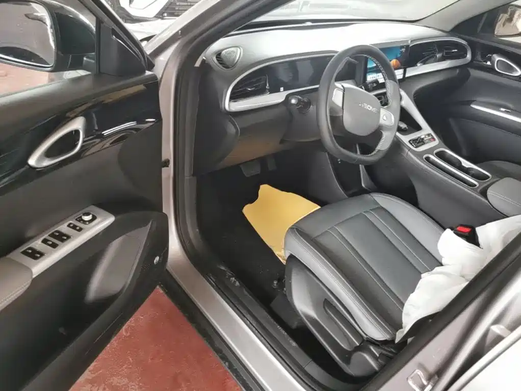 Geely Galaxy Starwish 2026 — фото 16
