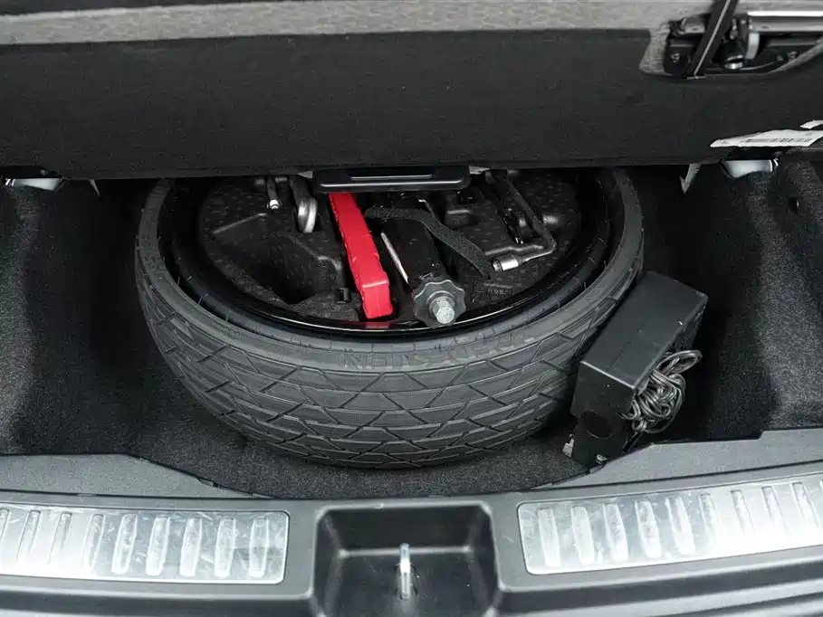 Mercedes-Benz GLS AMG 2018 — фото 29